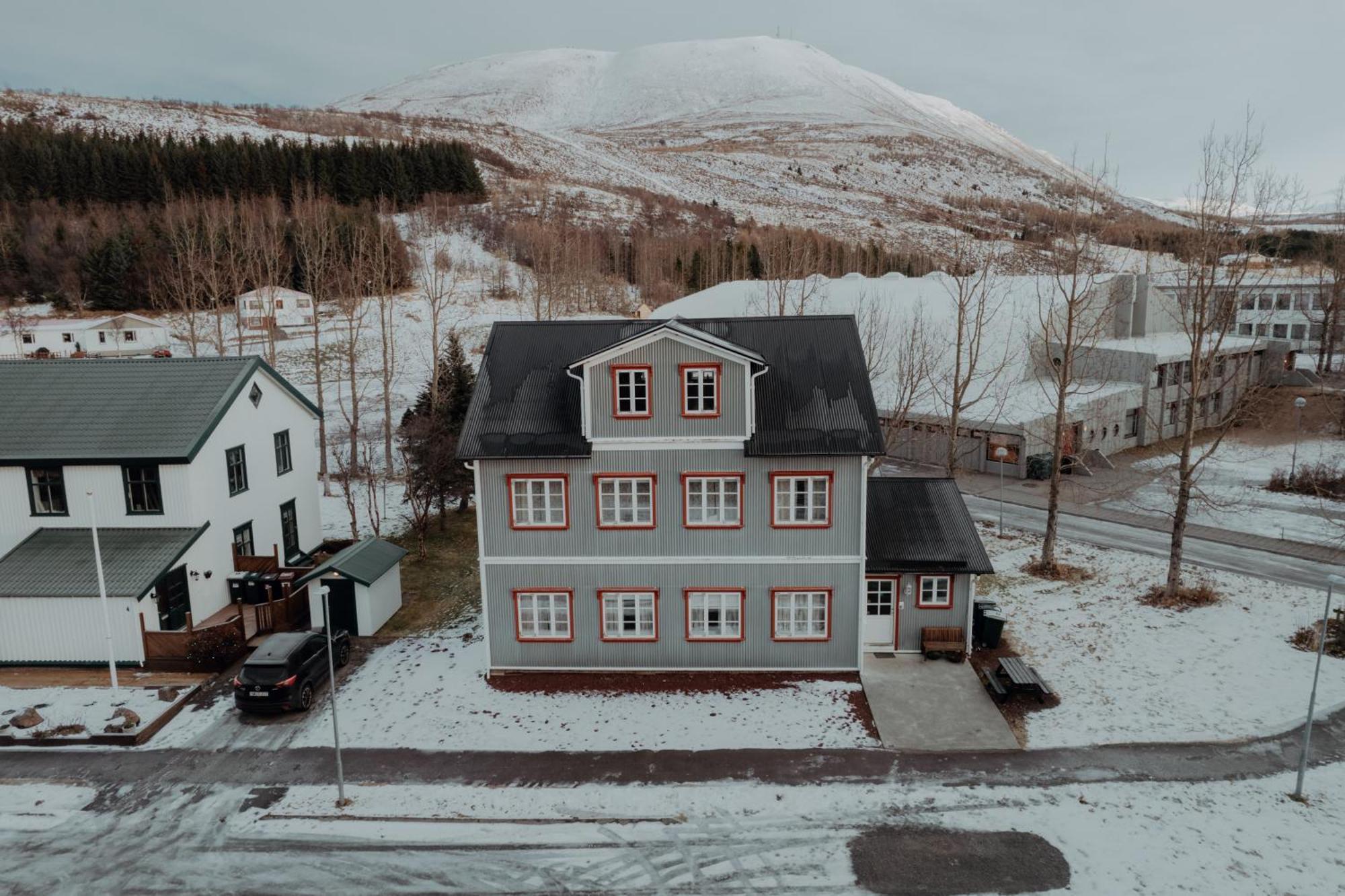 Gamli Skolinn Húsavík Екстериор снимка