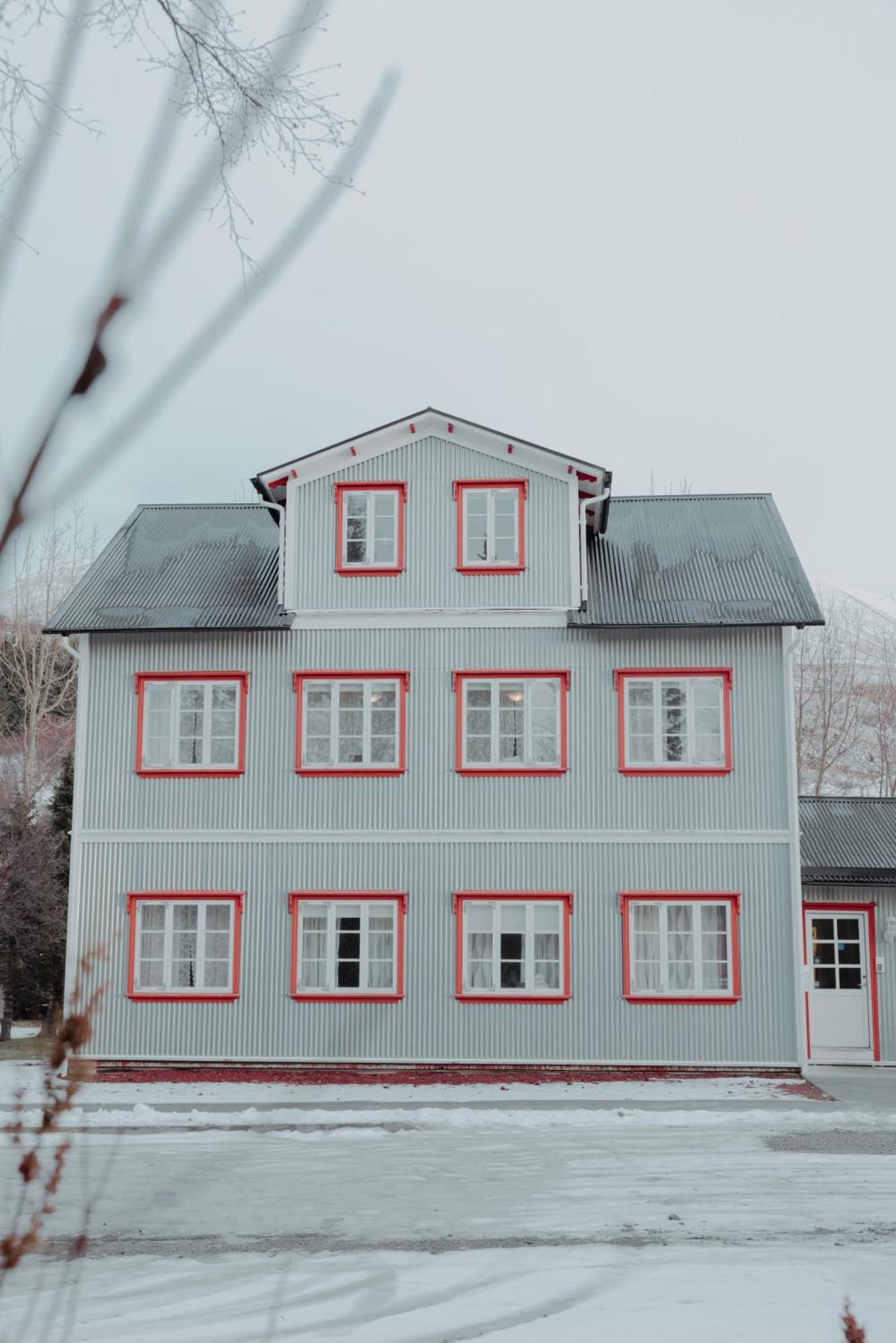 Gamli Skolinn Húsavík Екстериор снимка