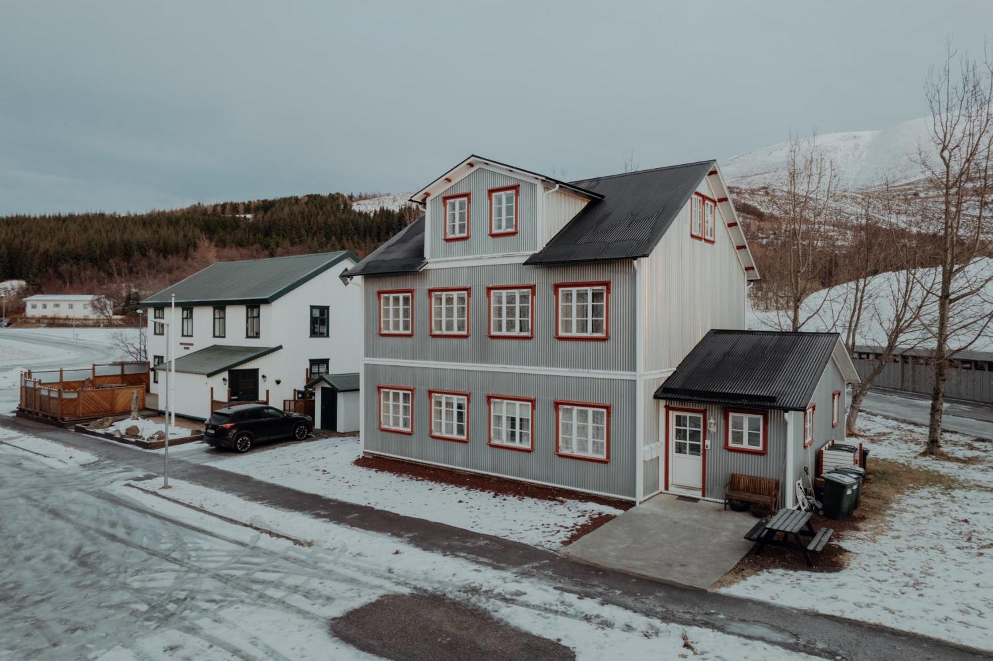 Gamli Skolinn Húsavík Екстериор снимка