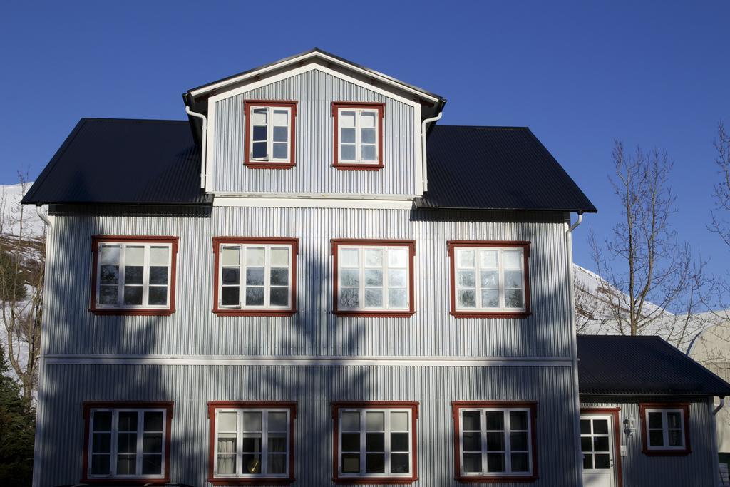 Gamli Skolinn Húsavík Екстериор снимка